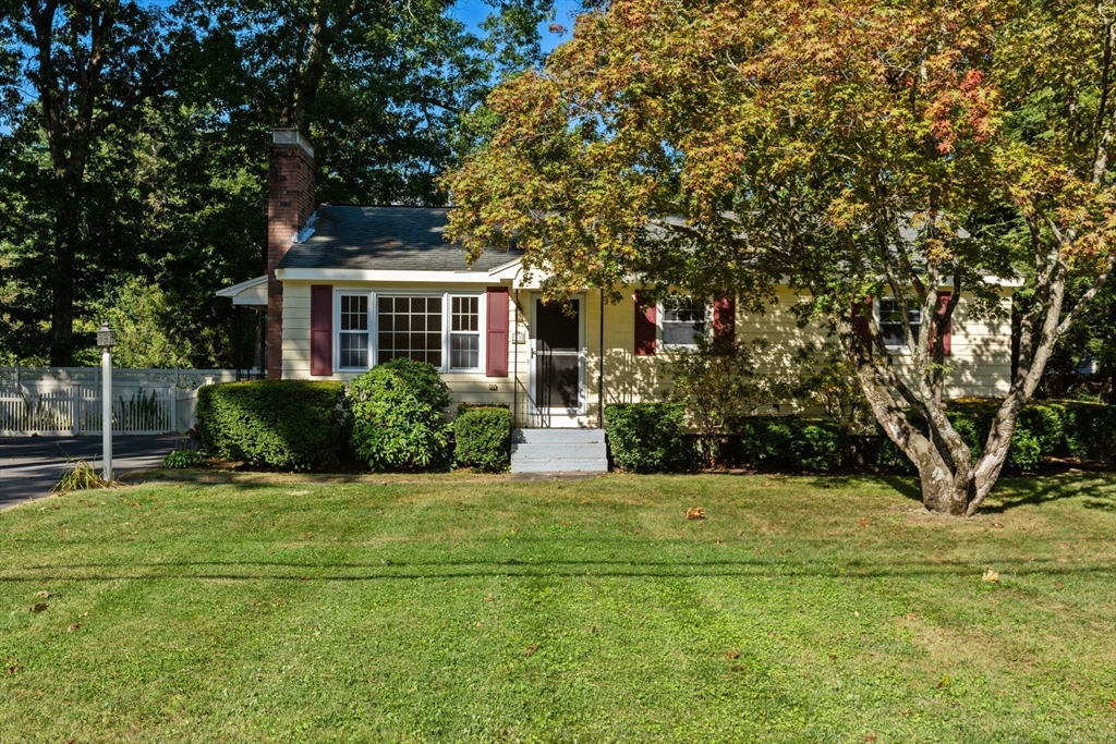 11 Great Lake Dr