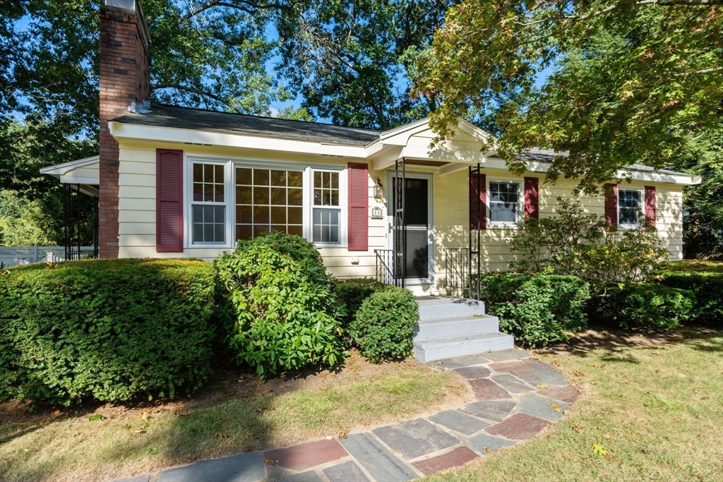 11 Great Lake Dr