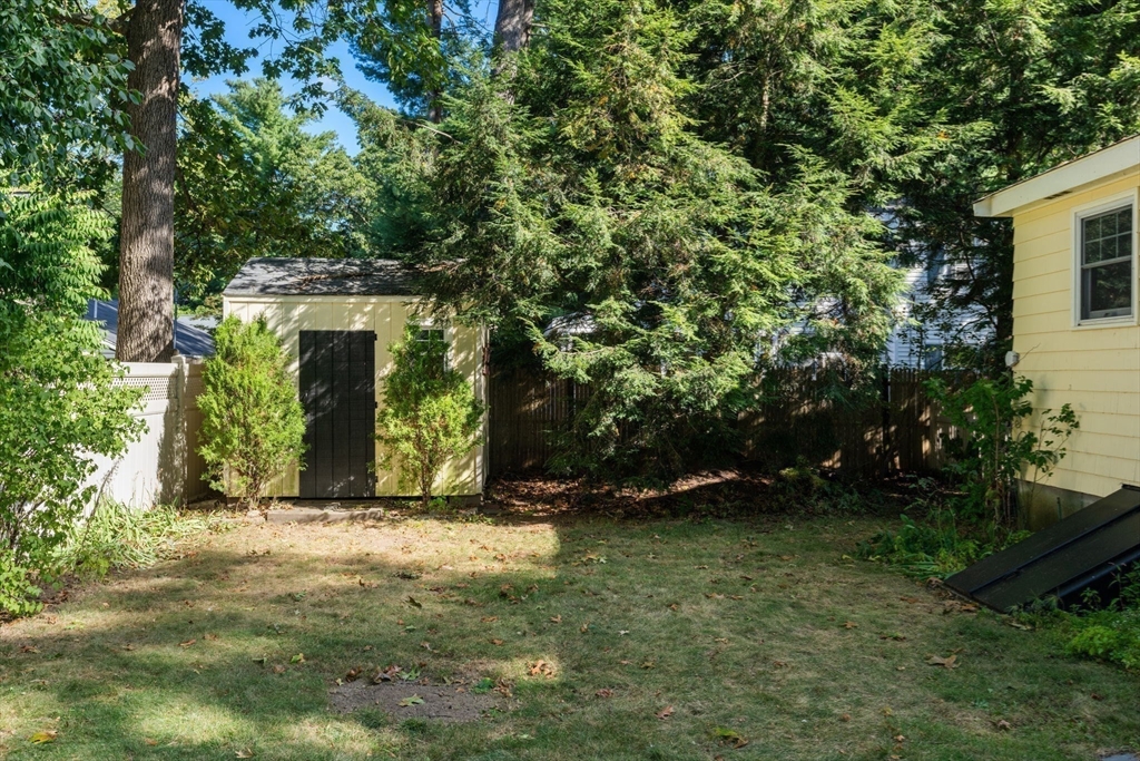 11 Great Lake Dr