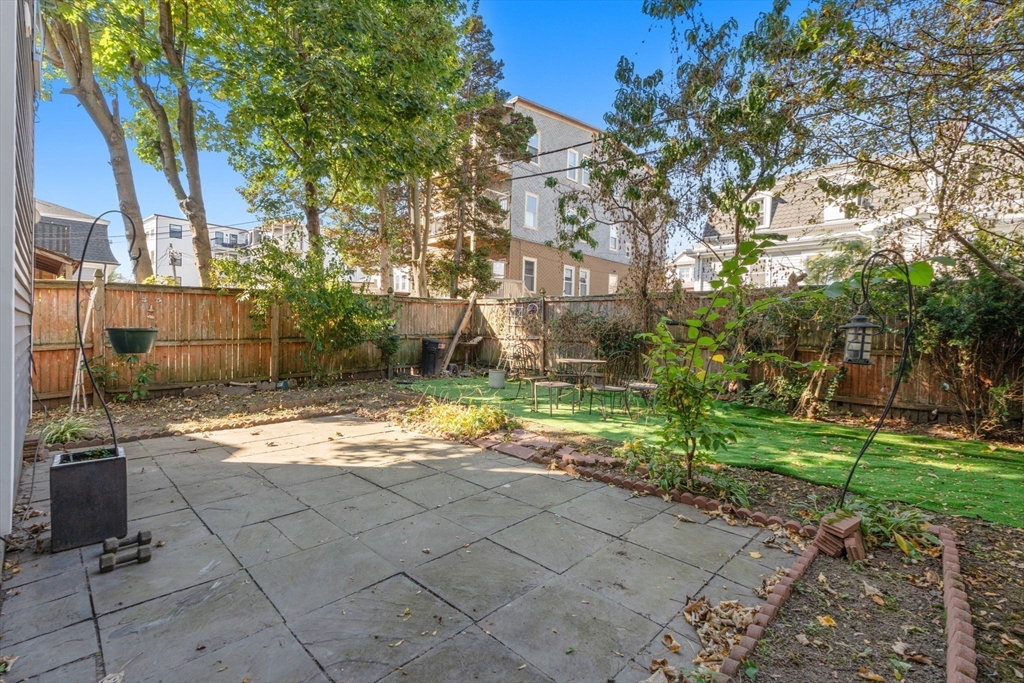 20 Carson St