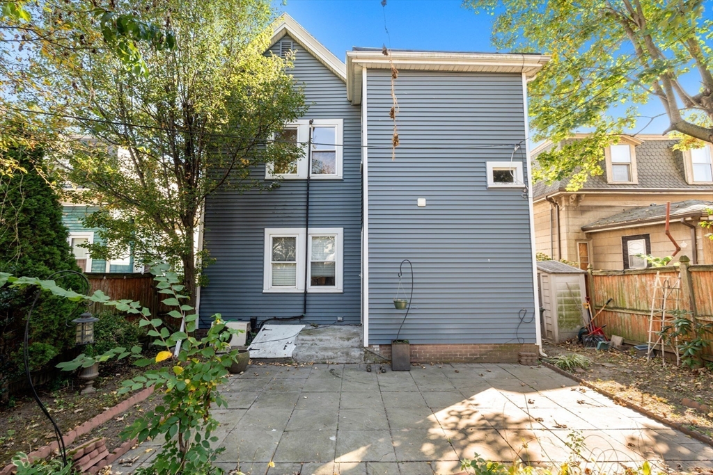20 Carson St