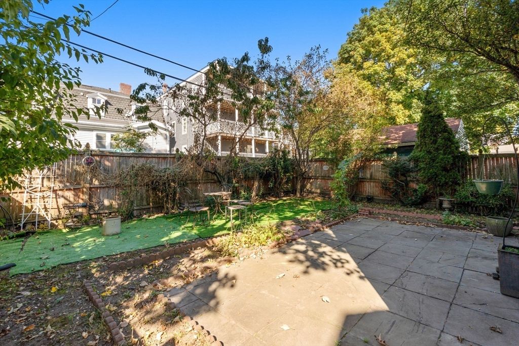 20 Carson St
