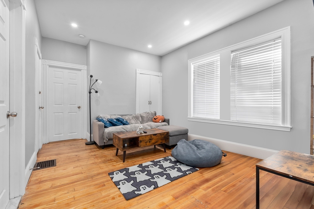 20 Carson St