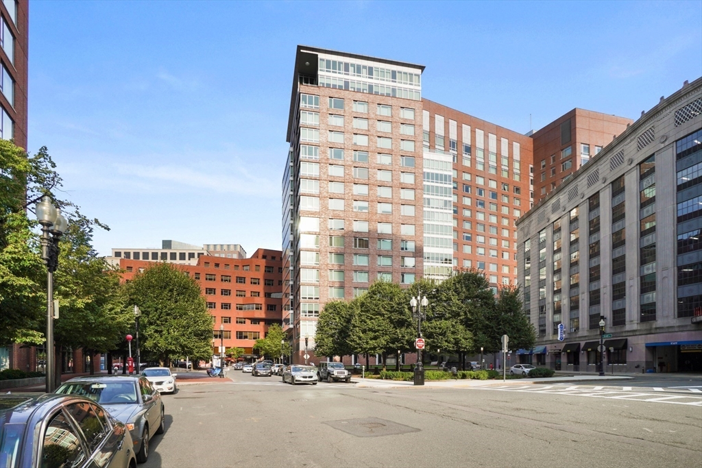 1 Charles St South # 205 Unit: PH-205