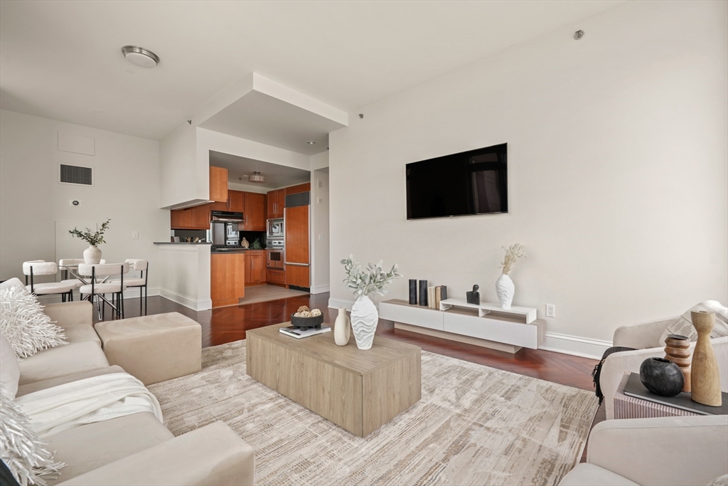 1 Charles St South # 205 Unit: PH-205