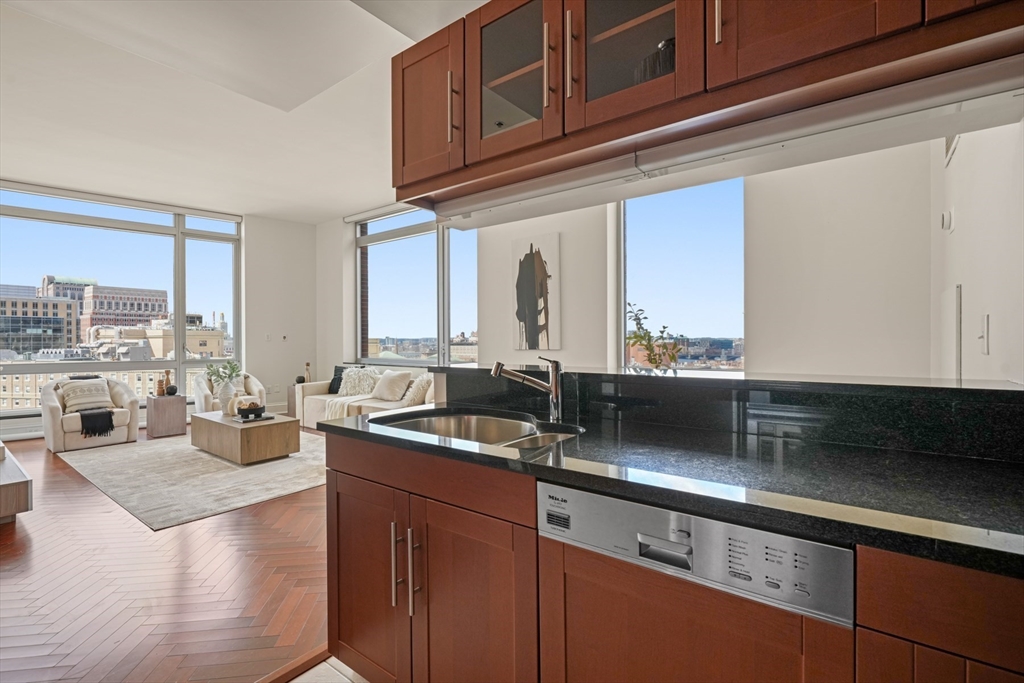 1 Charles St South # 205 Unit: PH-205