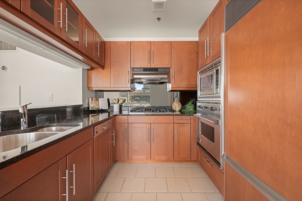1 Charles St South # 205 Unit: PH-205