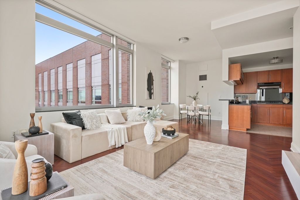 1 Charles St South # 205 Unit: PH-205