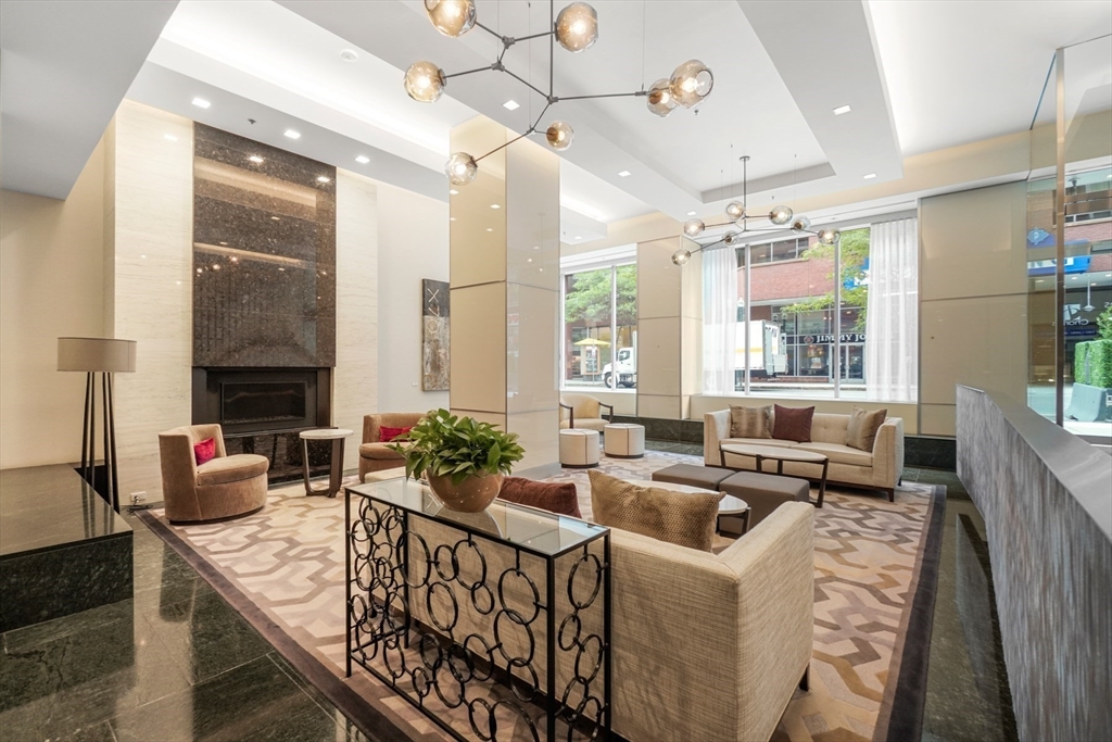 1 Charles St South # 205 Unit: PH-205