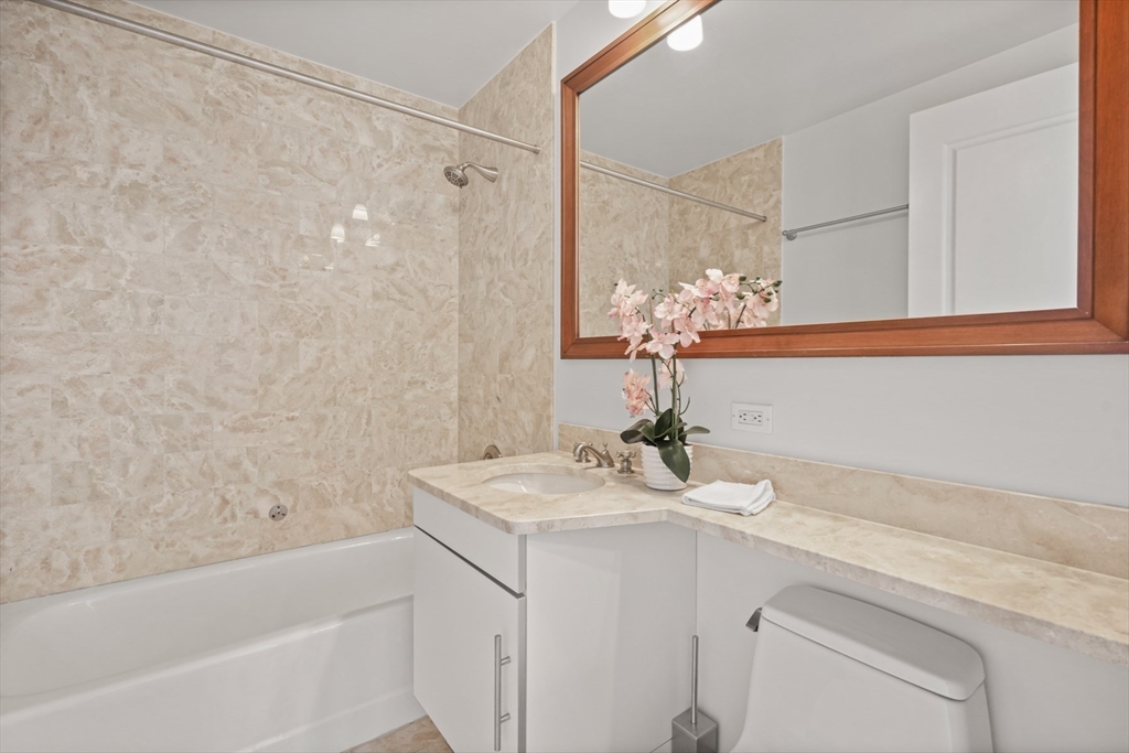 1 Charles St South # 205 Unit: PH-205