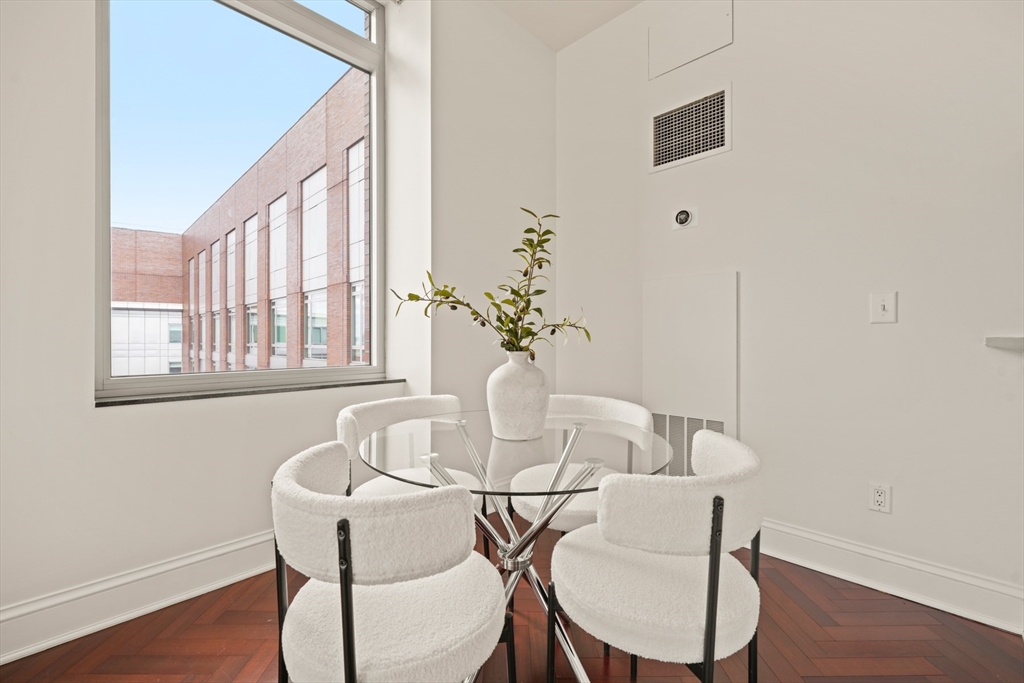 1 Charles St South # 205 Unit: PH-205
