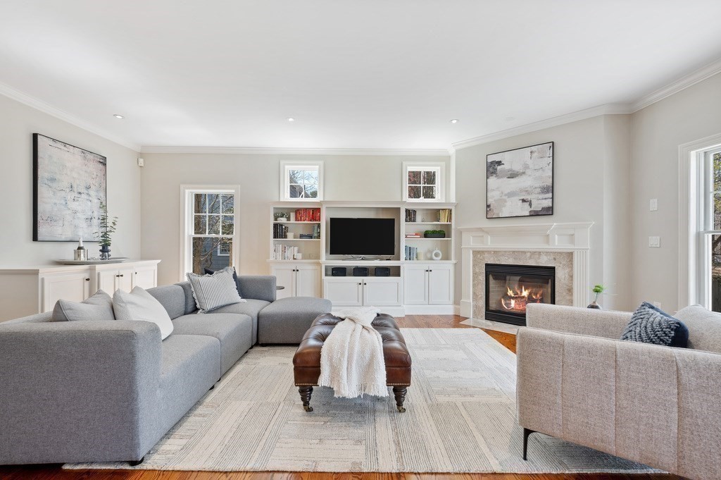97 Manning St