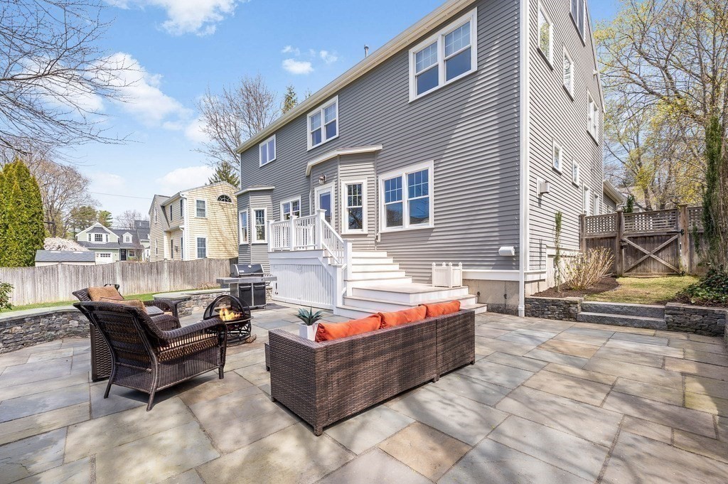 97 Manning St