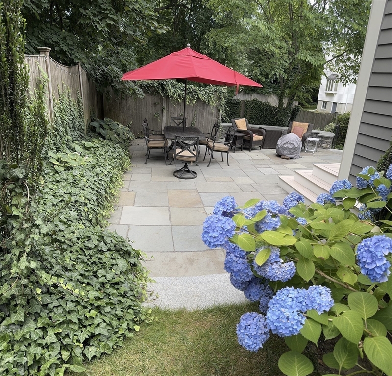 97 Manning St