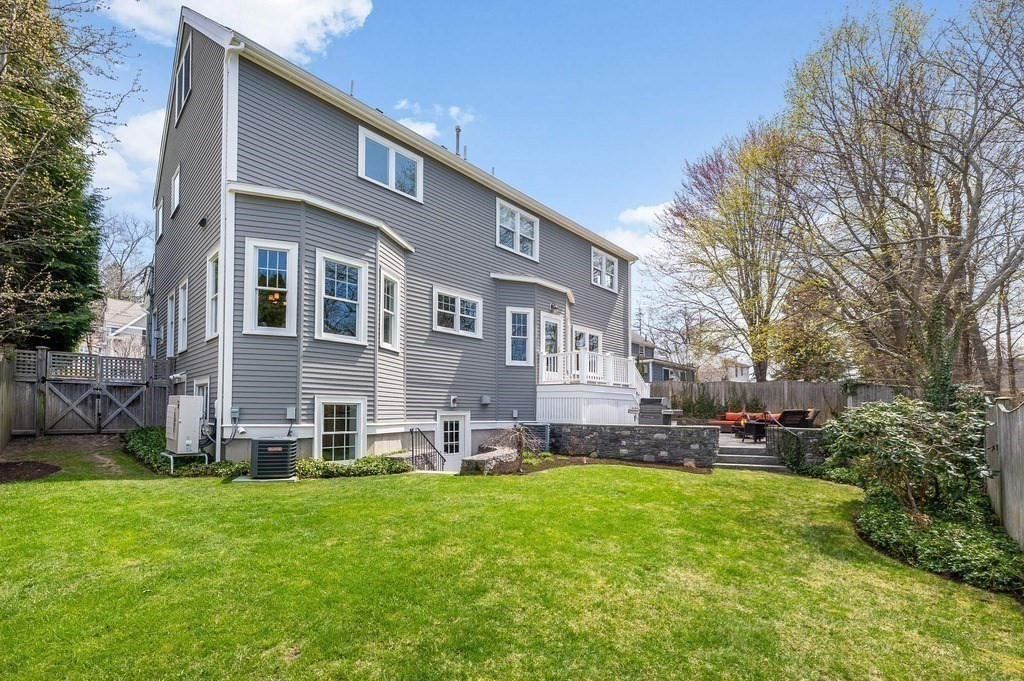 97 Manning St