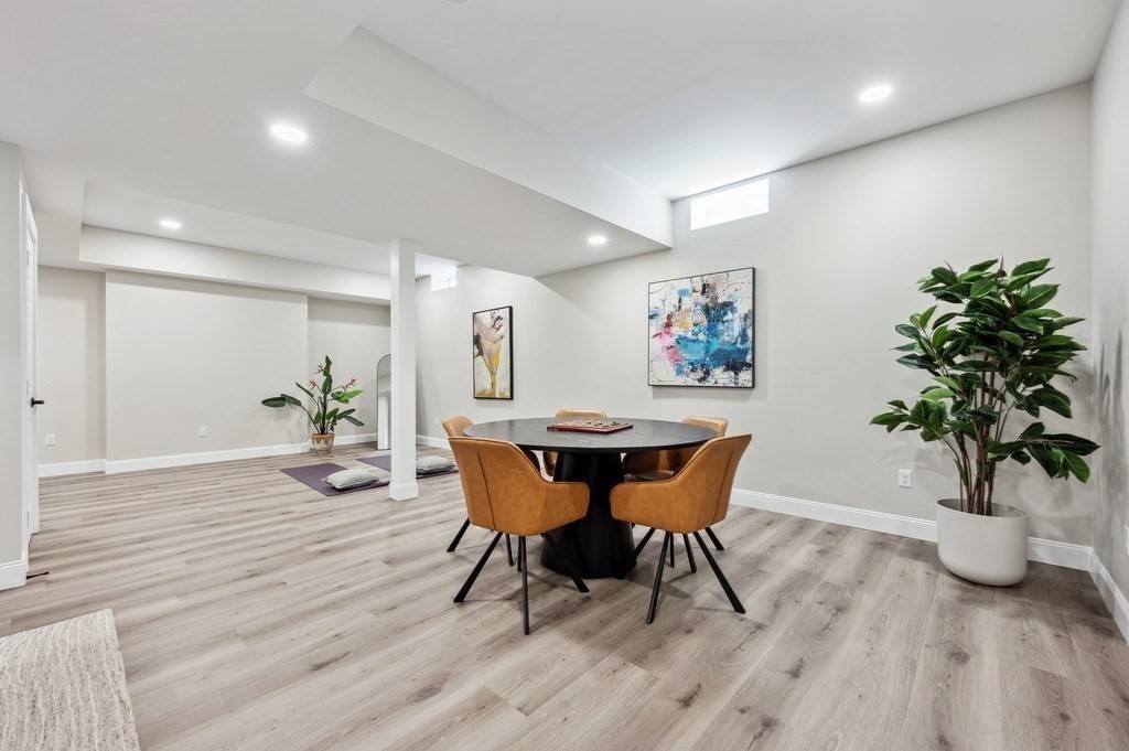97 Manning St