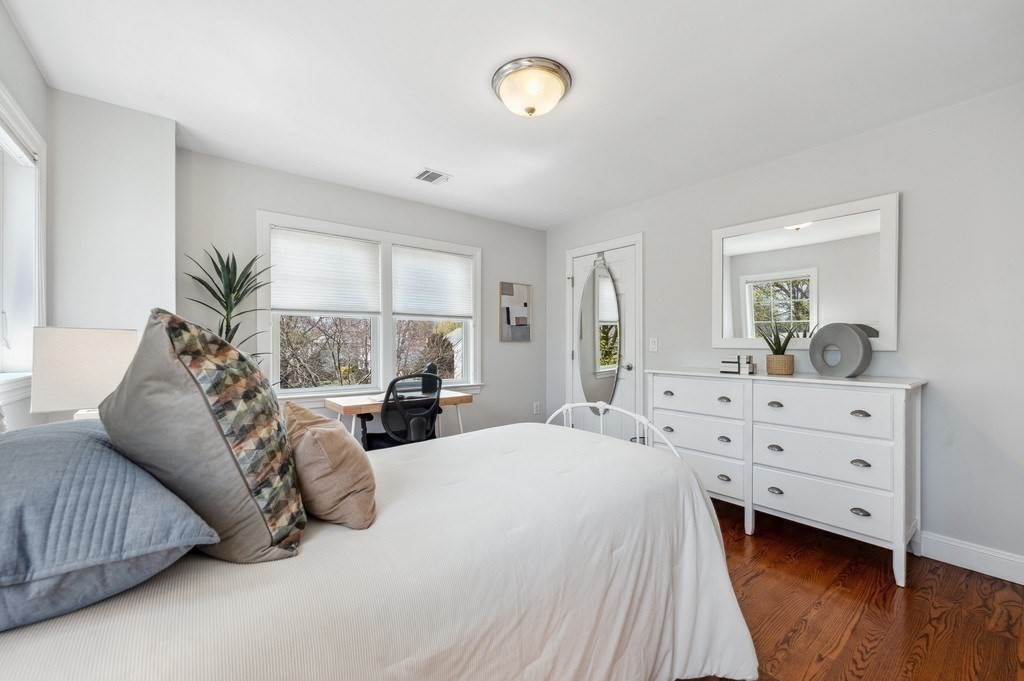 97 Manning St