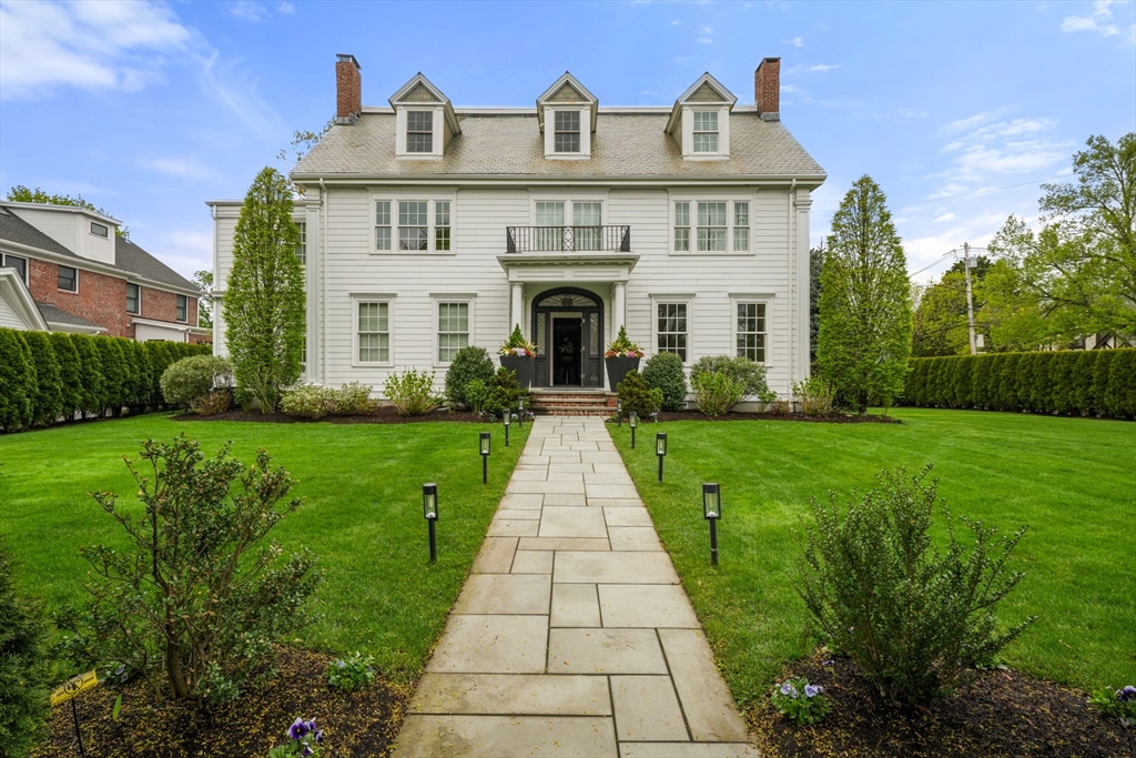 1005 Centre St