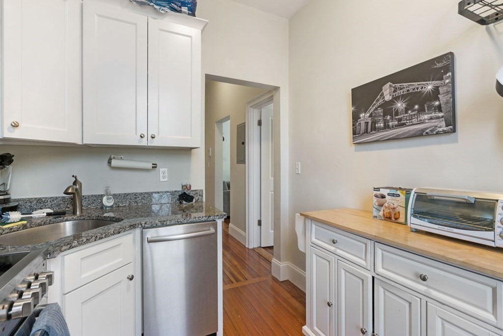 14 Gloucester St # 4B