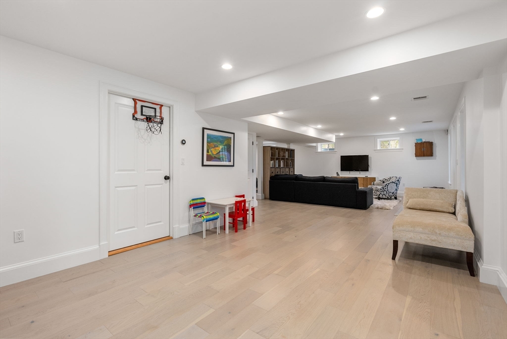 76 Oxbow Rd