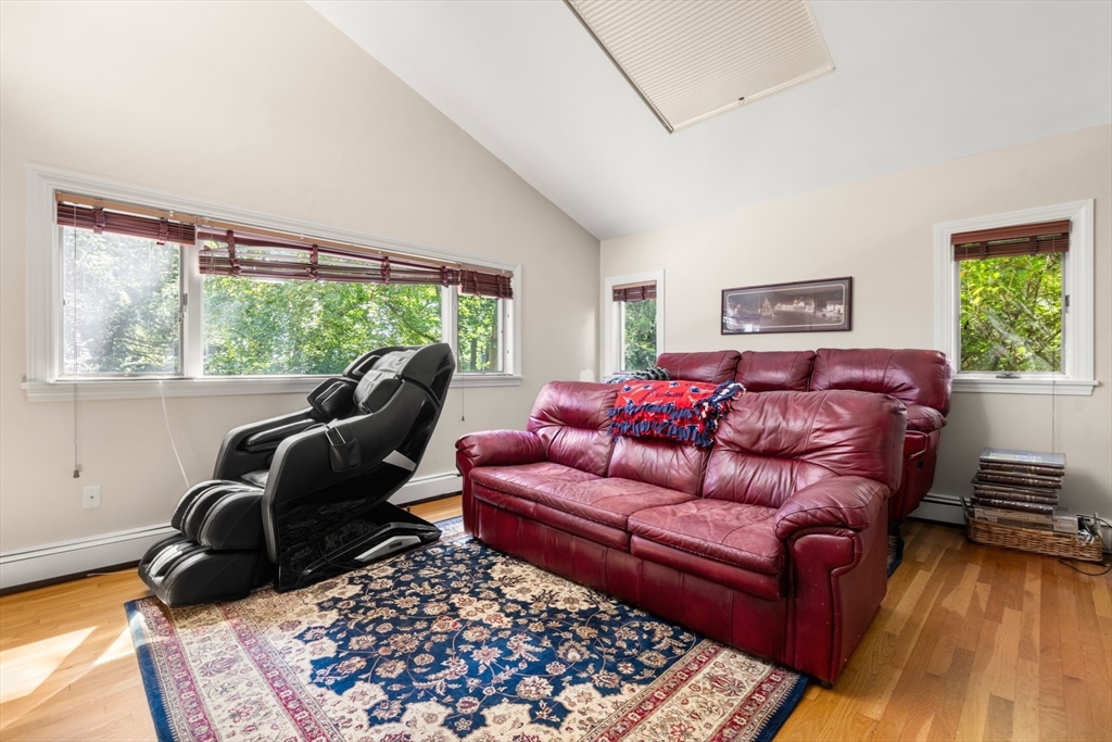 103 Loring Rd