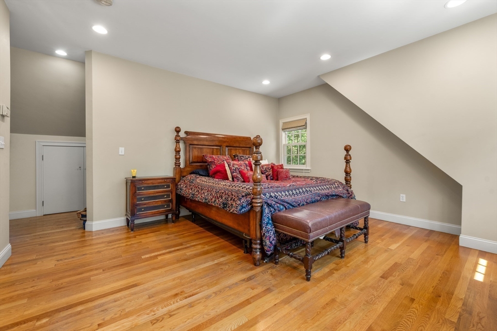 103 Loring Rd