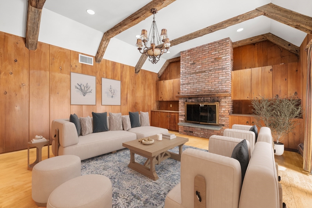 103 Loring Rd