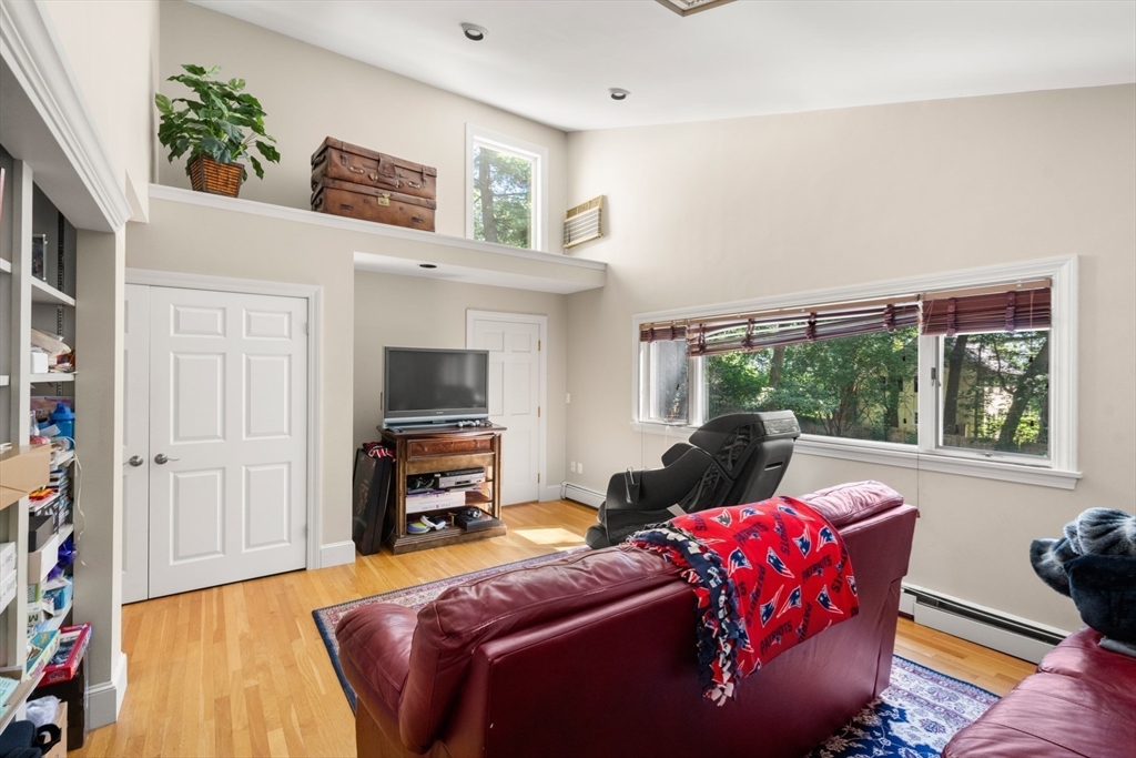 103 Loring Rd