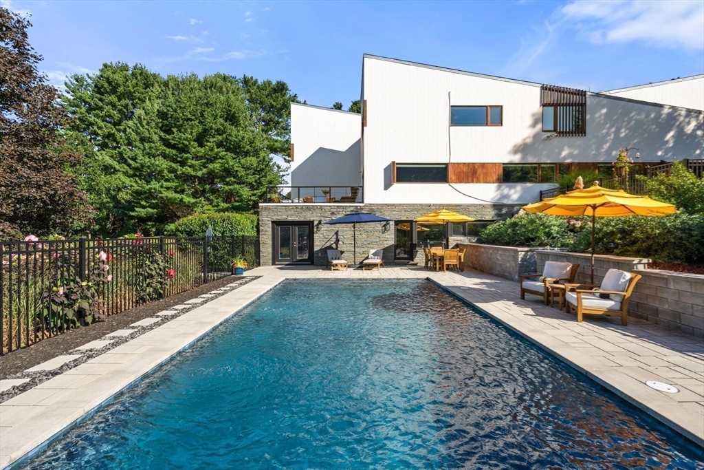 2 Forest Hill Road