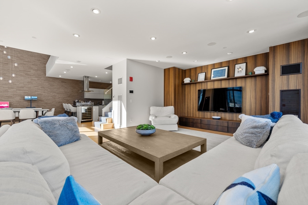 45 Province St # 2404