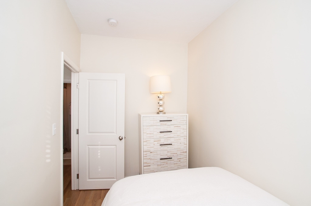 102 Chandler # 7