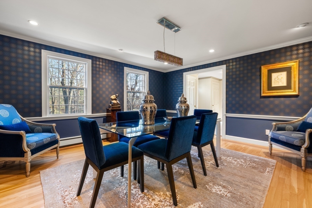 84 Royalston Rd
