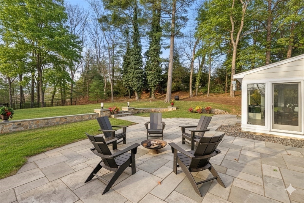 84 Royalston Rd