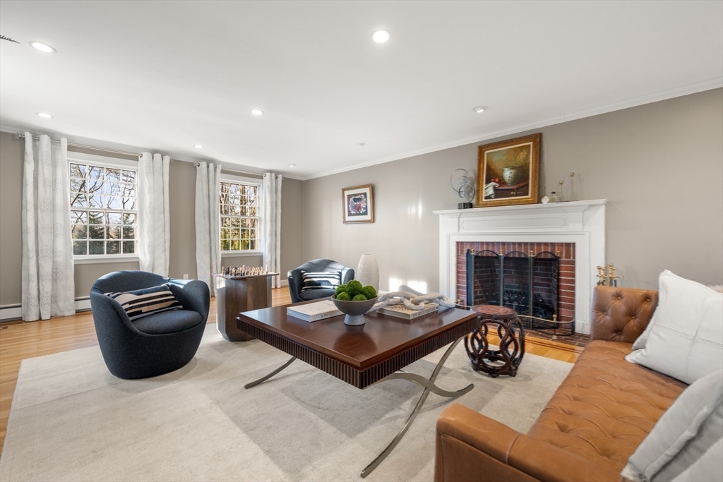 84 Royalston Rd