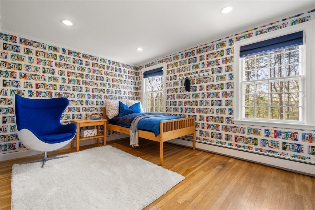 84 Royalston Rd