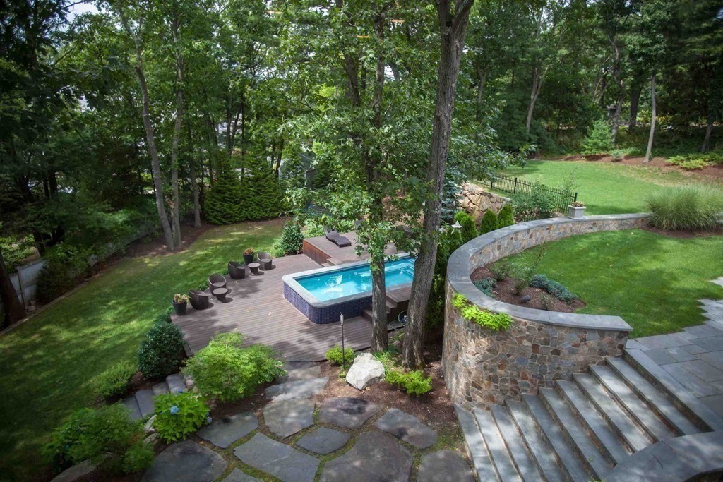 84 Royalston Rd