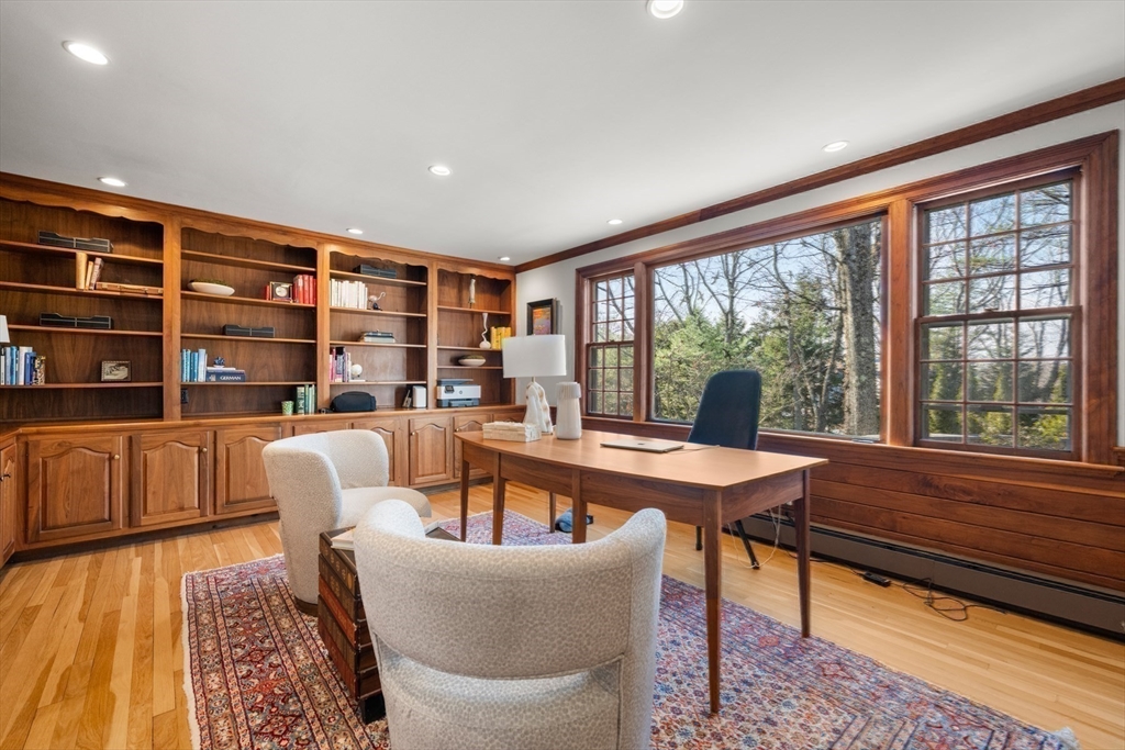 84 Royalston Rd