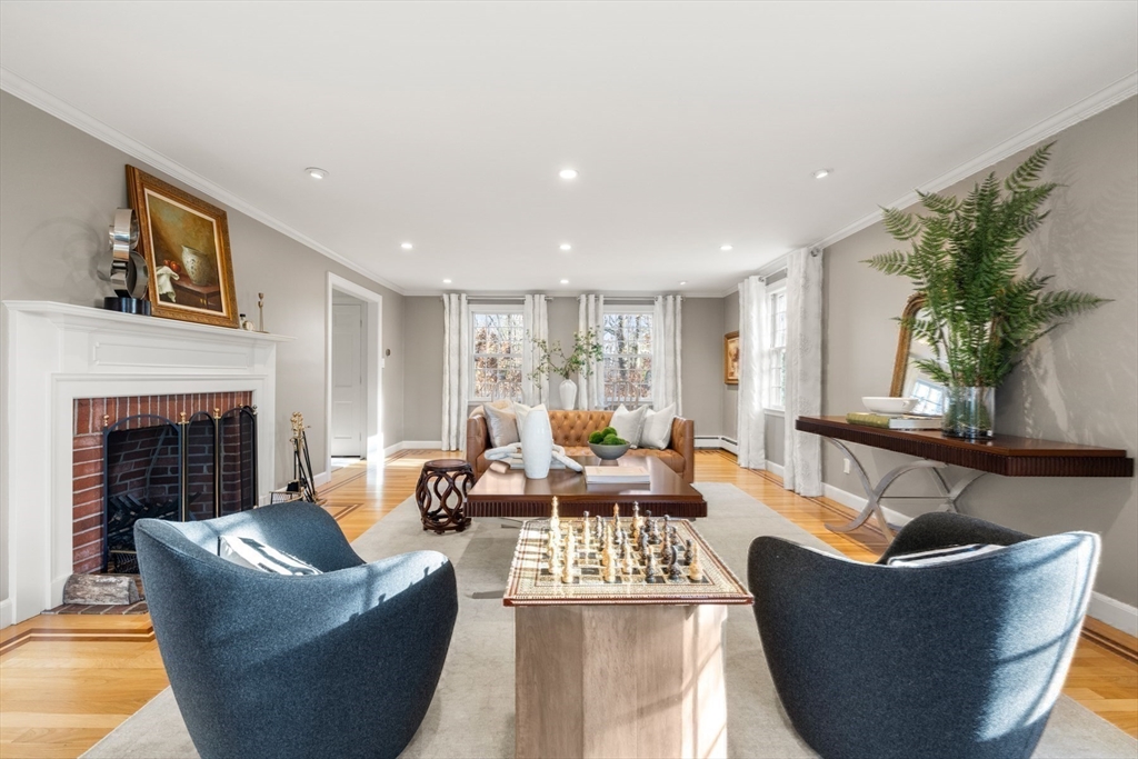 84 Royalston Rd