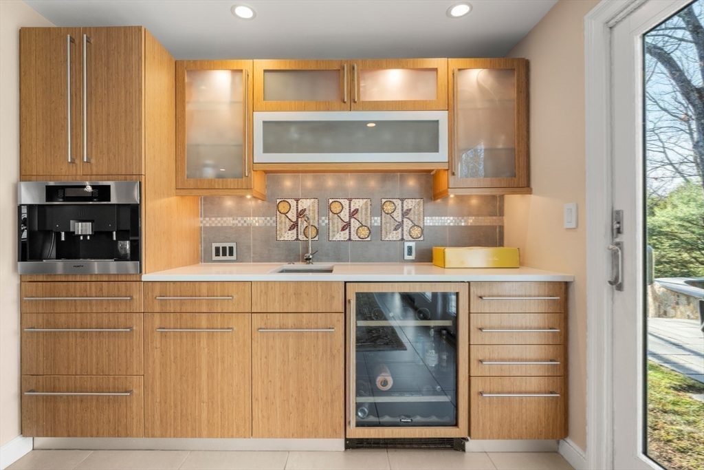 84 Royalston Rd