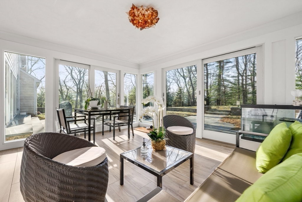 84 Royalston Rd