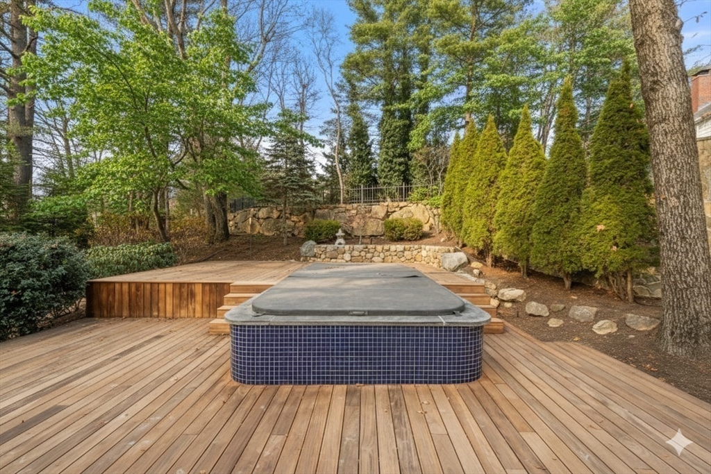 84 Royalston Rd