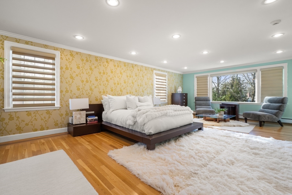 84 Royalston Rd