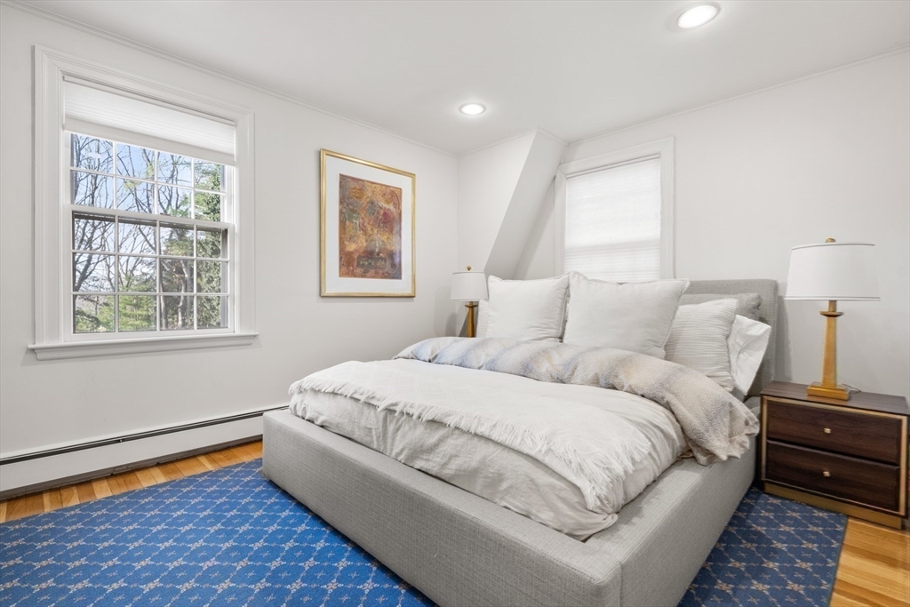 84 Royalston Rd