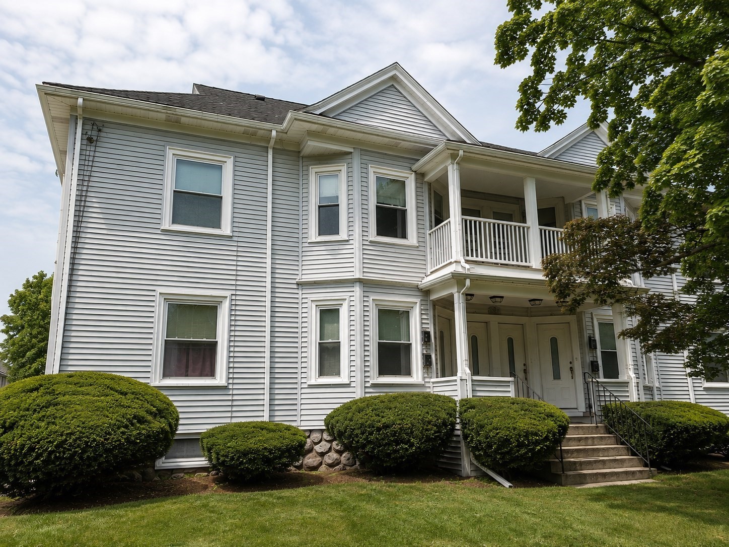 215 Ash St # 3