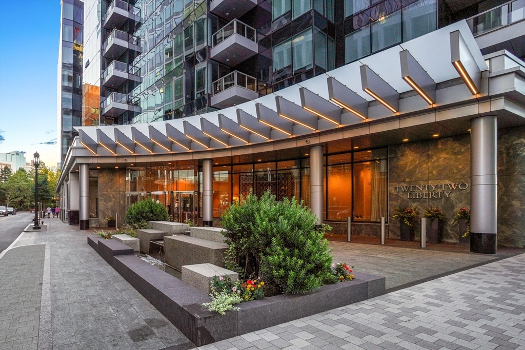 22 Liberty Dr # 9m
