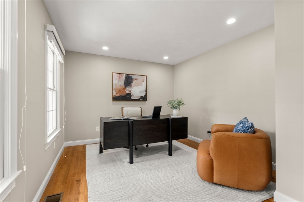 7 Crest Circle