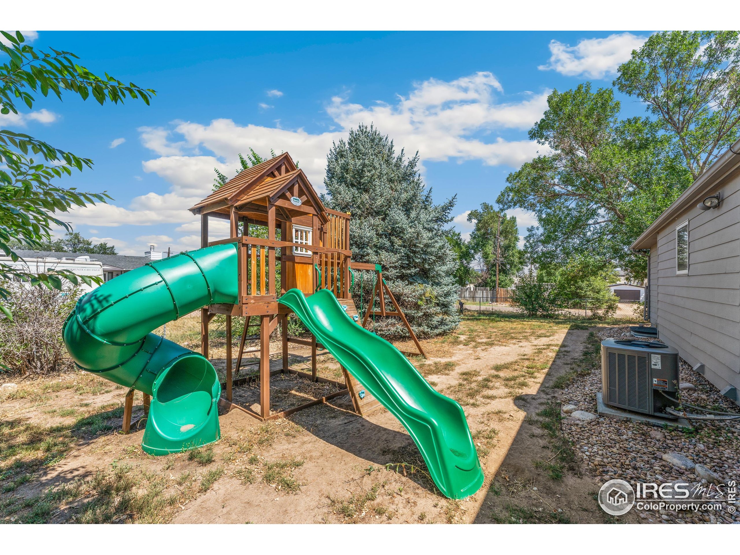 1201 Sharlyn Ct