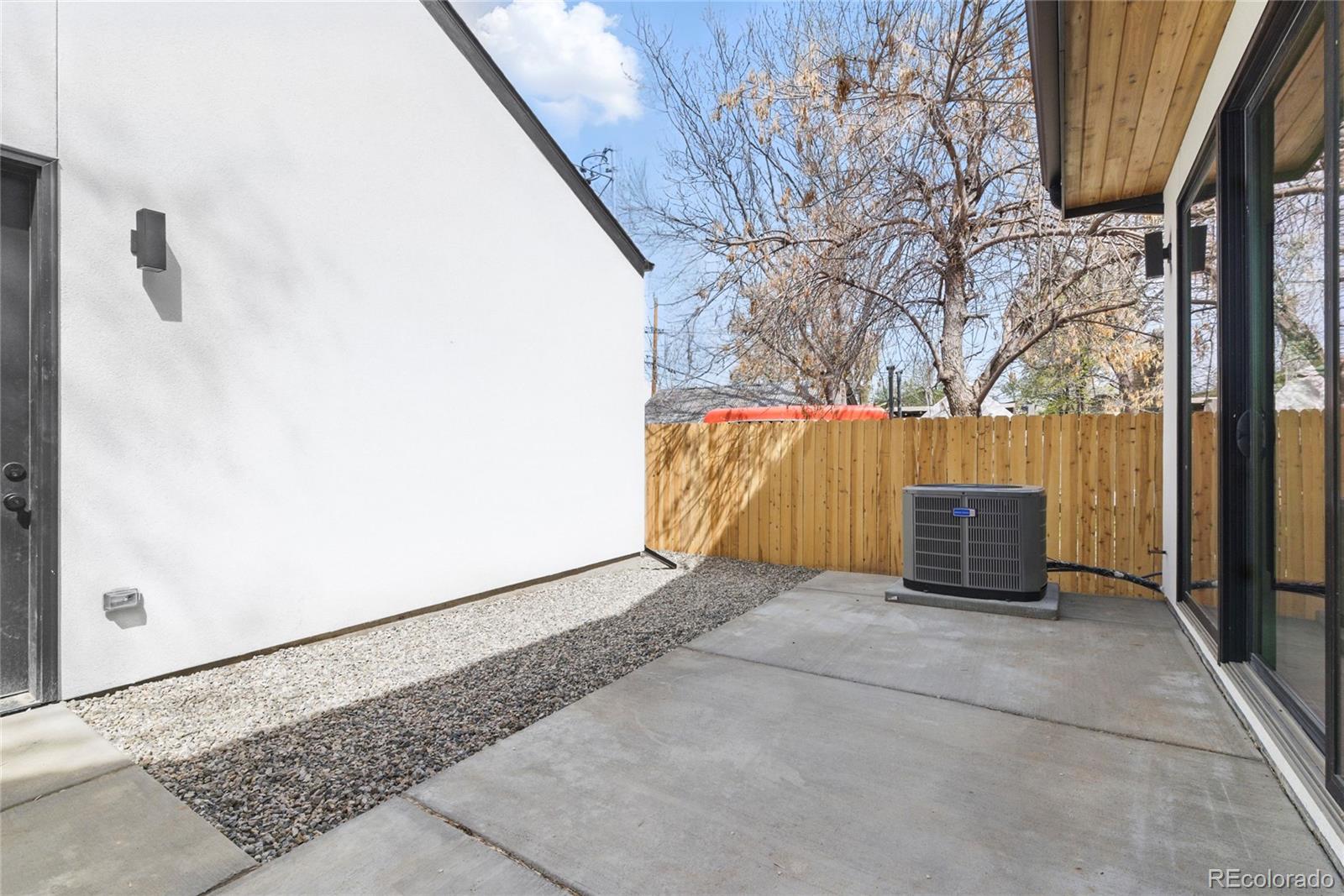 3047 S Cherokee Street