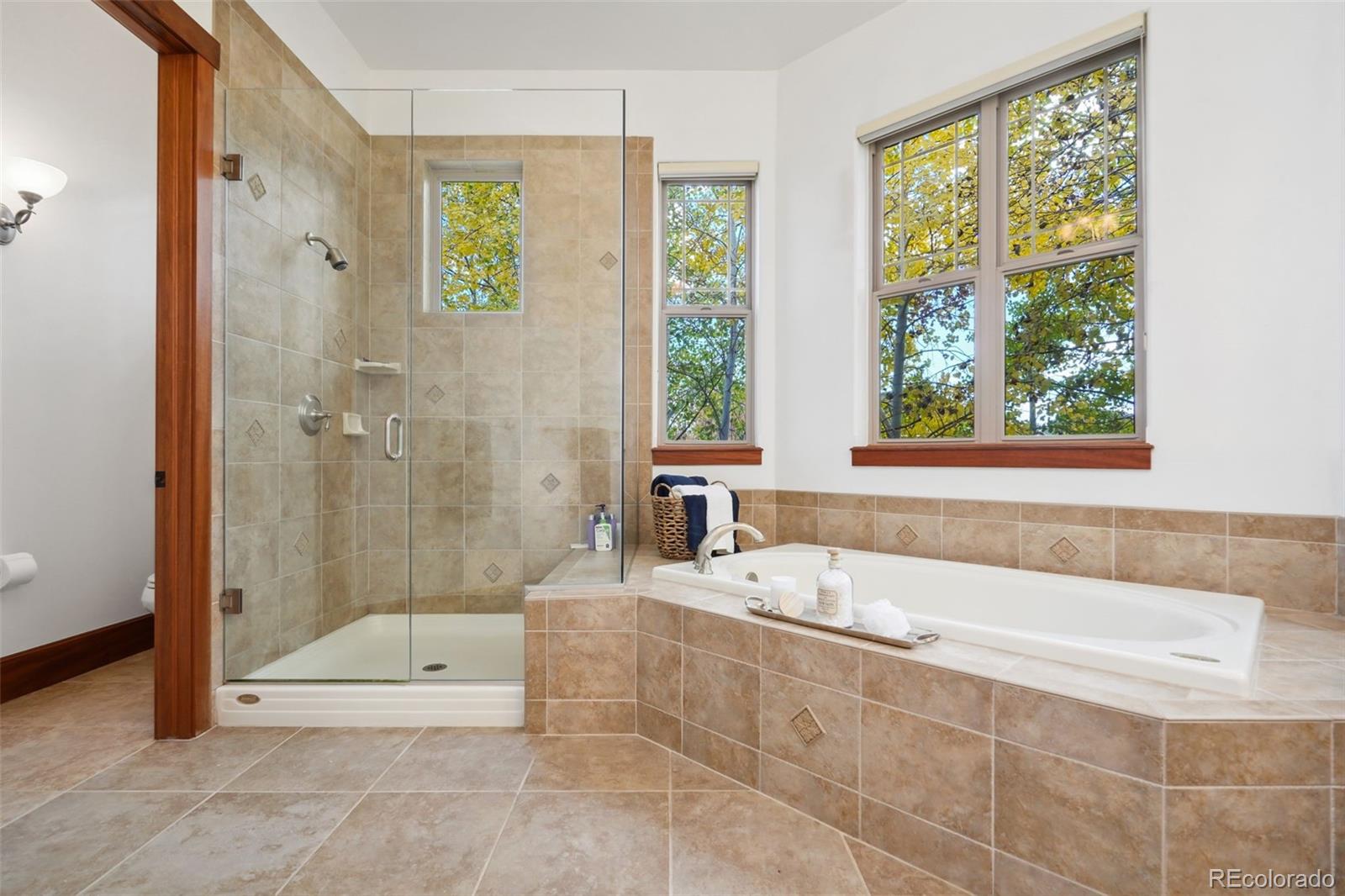 2121 Jade Way