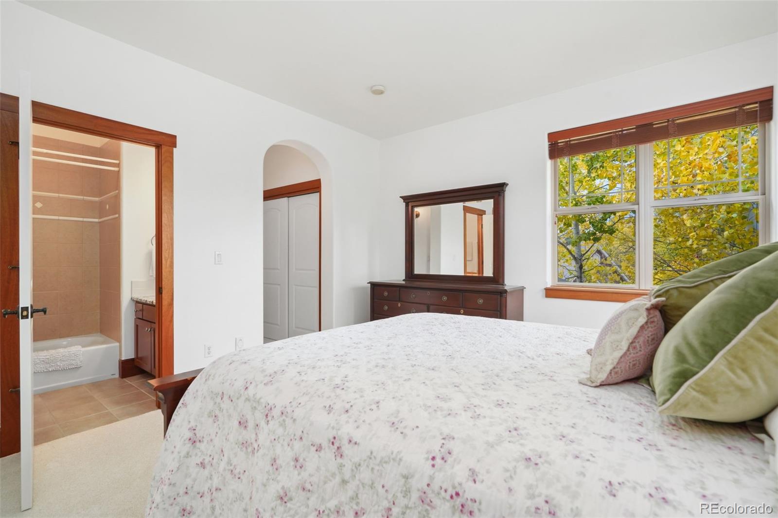 2121 Jade Way